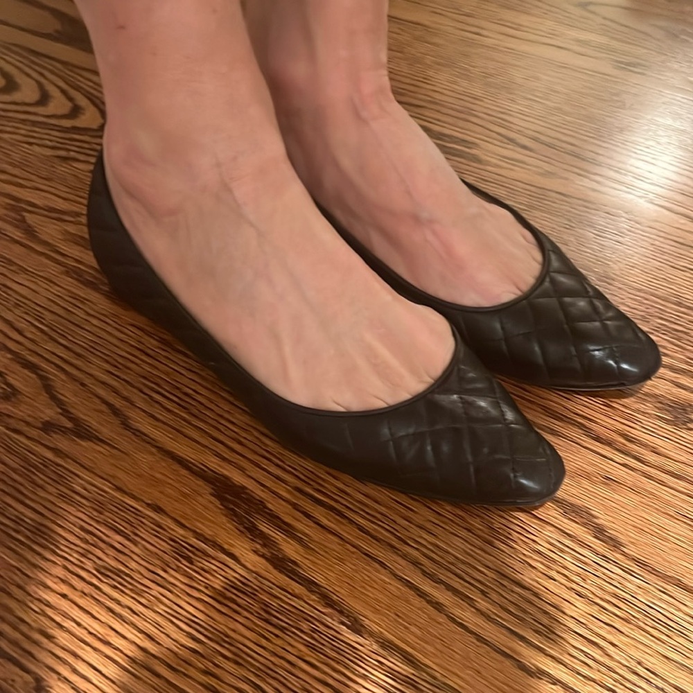 Manolo blahnik quilted flats black size 38.5